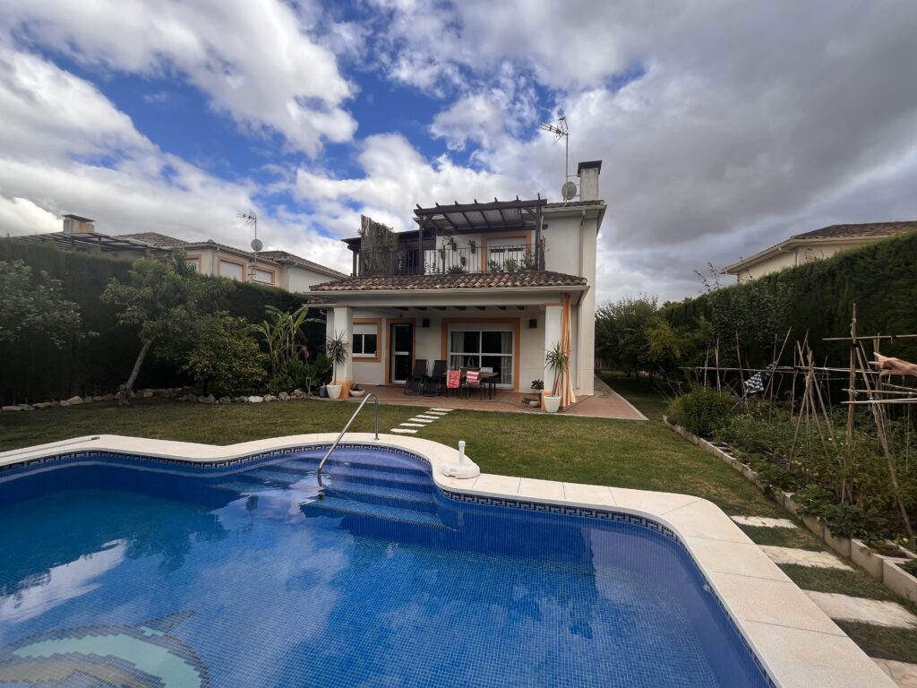 CHALET EN VENTA EN ENCINAREJO A 15 MINUTOS DE CÓRDOBA.